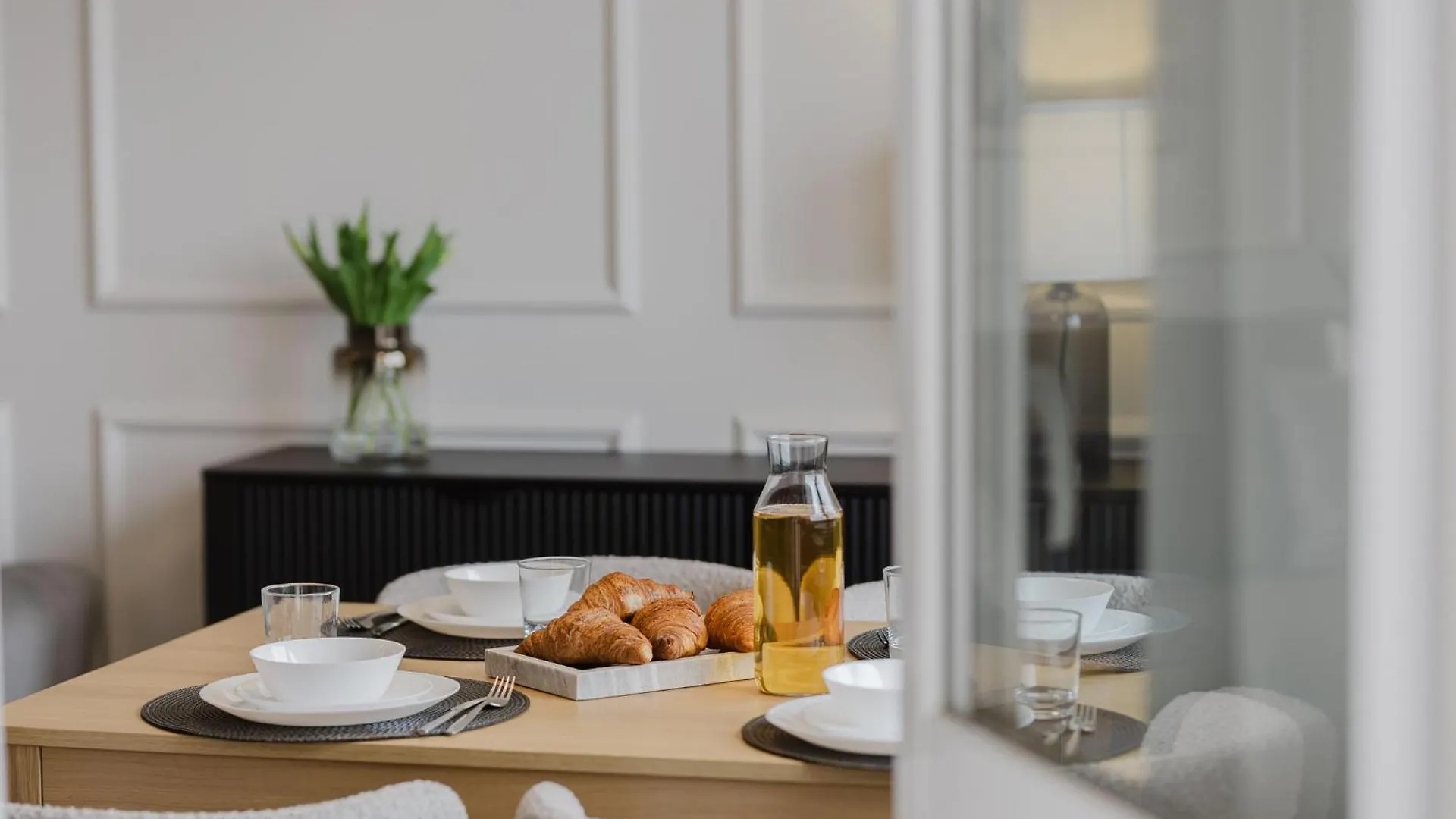 Scandi Elegance - Poznan - By Kramm Apartments